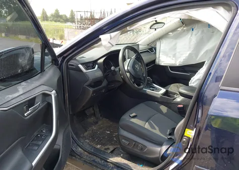 2021 Toyota Rav4 Hybrid Xle z USA, uszkodzony, nr VIN 2T3RWRFV5MW113313